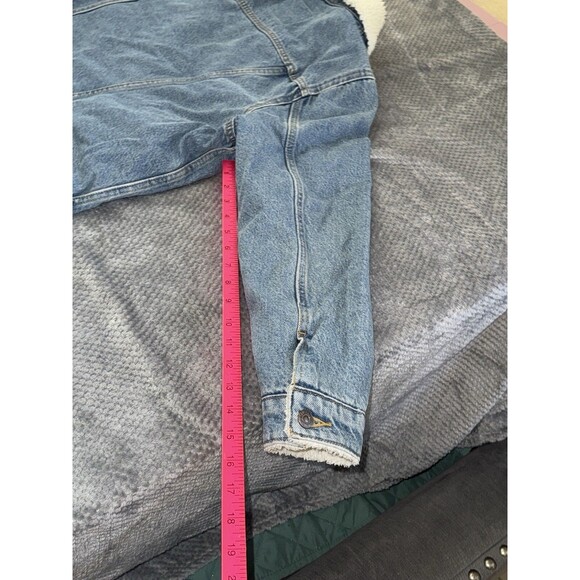 NWT Levis Womens Original Ex-Boyfriend Sherpa Denim Jean Trucker Jacket - Picture 13 of 16
